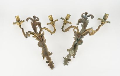 Belle paire d'appliques en bronze ciselé...