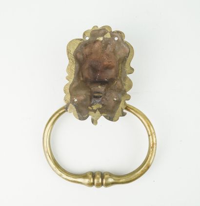 Heurtoir de porte en bronze à décor de mufle...