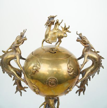 ASIE DU SUD
Important brûle parfum en bronze
La...