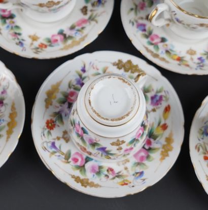 PARIS
Service à thé en porcelaine de Paris...