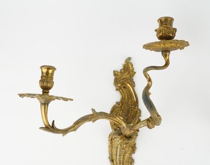 Paire d'appliques en bronze ciselé et vernis...