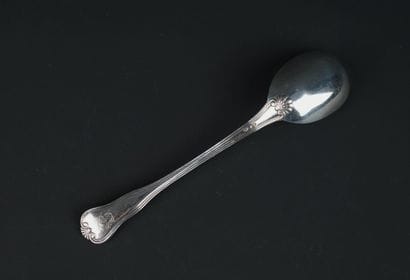 Cuillère en argent 950°/00
De forme violonnée...