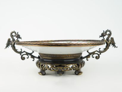 CHINE, Canton 
Coupe en porcelaine de la...