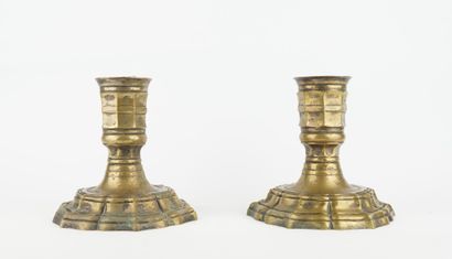 Paire de bases de photophores en bronze anciennement...