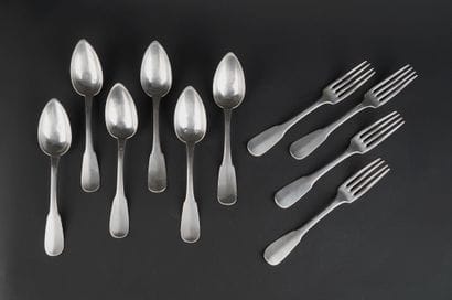 Suite de 4 fourchettes et 6 cuillères en...