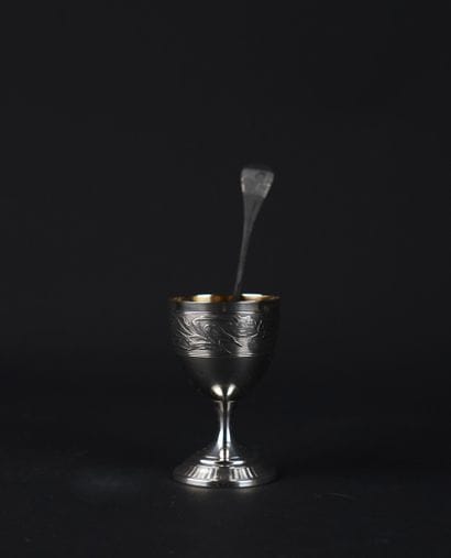 Coquetier et sa cuillère en argent 950°/00...