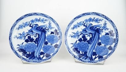 JAPON, époque Showa
Paire de plats en porcelaine...