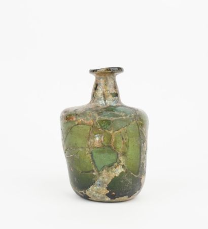 Bouteille 
Verre 
Iran, période médiévale...