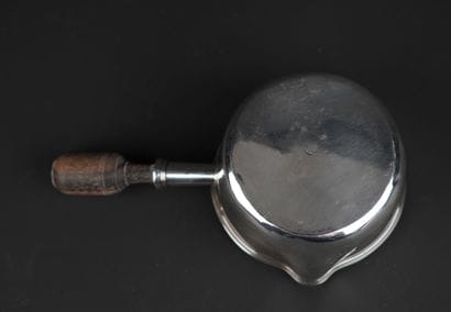 Casserole en argent 950°/00, manque en bois...
