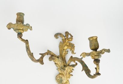 Belle paire d'appliques en bronze ciselé...