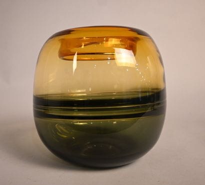 Vase en verre soufflé multicouche, dans le...