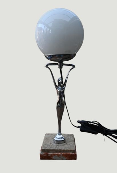 Lampe Art Déco en chrome et verre dépoli,...
