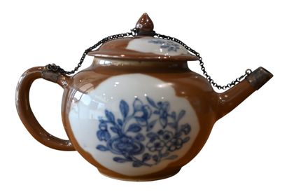 Théière en porcelaine d’exportation chinoise...