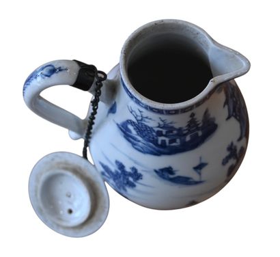 Cafetière / pot à eau chaude en porcelaine...