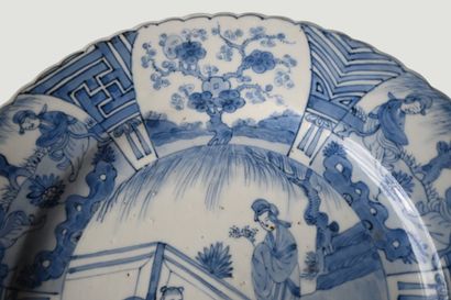 Assiette en porcelaine bleu et blanc, style...