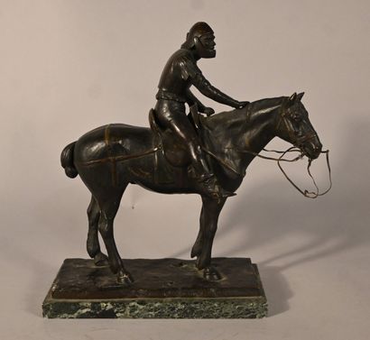 Cavalier en bronze sur socle en marbre, XIXe–début...