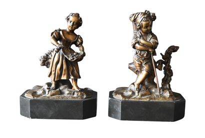 Paire de statuettes en bronze, garçon et...