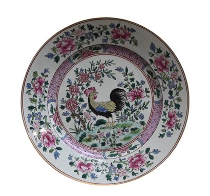 Assiette en porcelaine de Chine, décor famille...