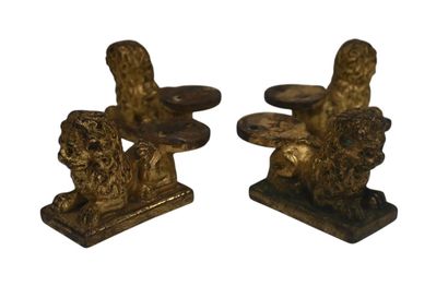Ensemble de quatre lions en bronze doré,...