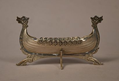 Norwegian silver drakkar, hallmarked 830S
Small...