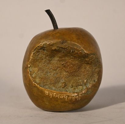 Halinka Jakubowska – Sculpture « Pomme mordue...
