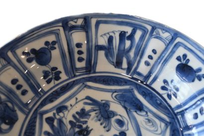 Assiette en porcelaine kraak bleu et blanc...