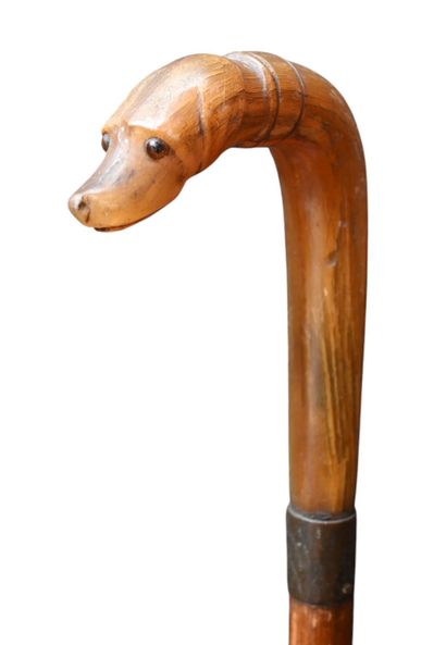 Walking stick with dog-head carved horn handle,...