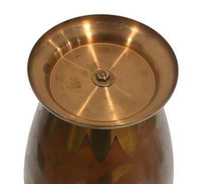 Grande vase Art Nouveau en laiton gravé,...