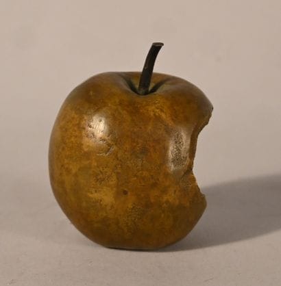 Halinka Jakubowska – Sculpture « Pomme mordue...