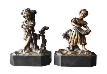 Paire de statuettes en bronze, garçon et...
