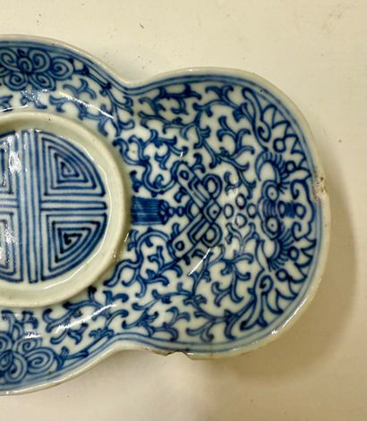 Rinçoir à pinceaux en porcelaine bleue et...