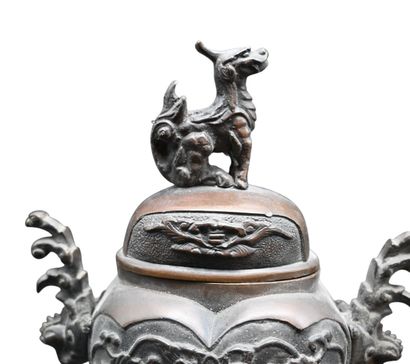 Brûle-encens chinois avec lion de Fo – XIXᵉ...