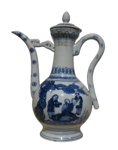Verseuse en porcelaine bleu et blanc, marque...