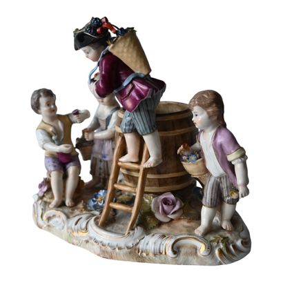 Figurine en porcelaine Volkstedt – Scène...