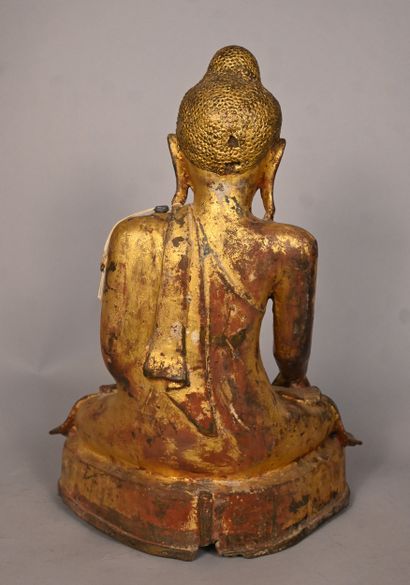 Grand Bouddha du Myanmar en bronze doré,...
