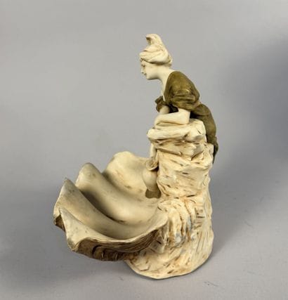 Royal Dux – Sculpture en porcelaine Art Nouveau,...