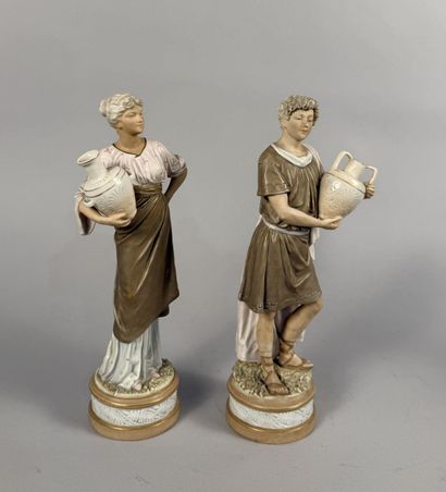 Paire de statuettes en porcelaine Royal Dux...