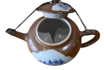 Théière en porcelaine d’exportation chinoise...