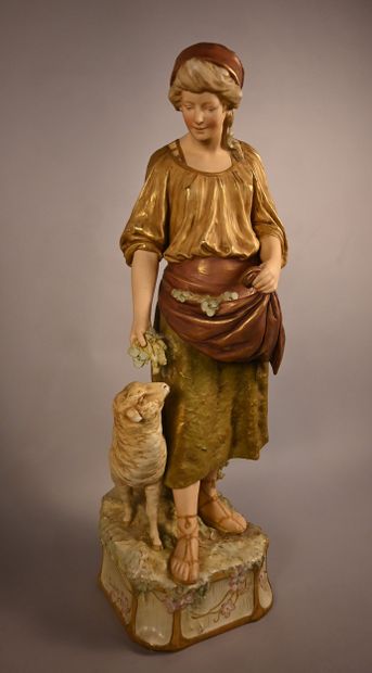 Paire de figures de bergers en porcelaine...