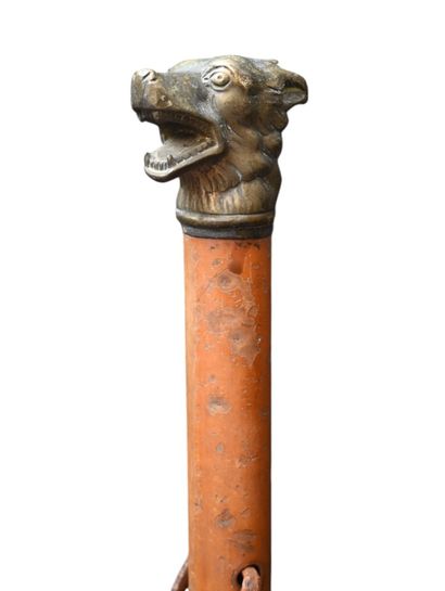 Brass pommel cane in the shape of a dog's...