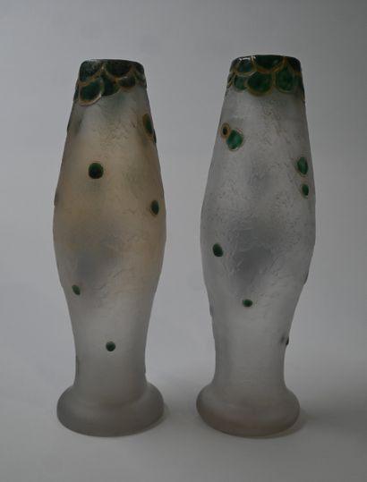 Paire de vases Art Nouveau signés Legras,...