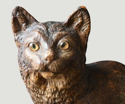Chat en terre cuite avec yeux en verre, dans...