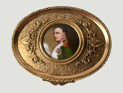 Oval gilt bronze box with Napoleon miniature,...