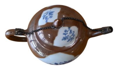 Théière en porcelaine d’exportation chinoise...