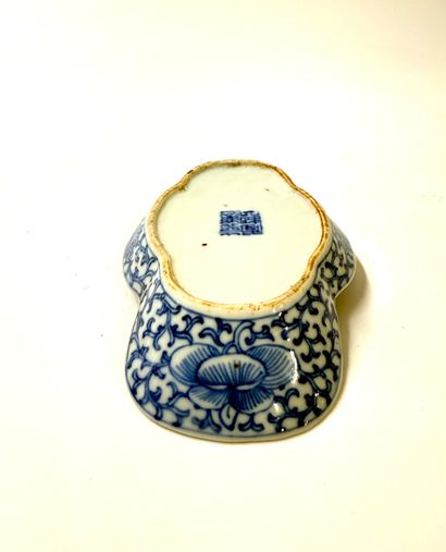 Rinçoir à pinceaux en porcelaine bleue et...