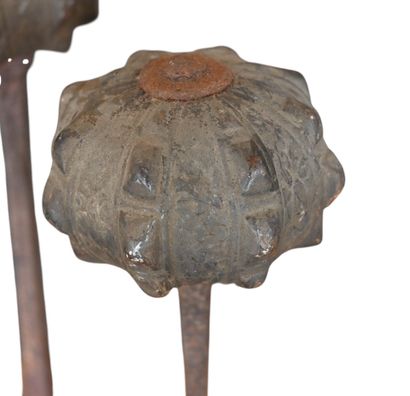 Paire de chenets en fer forgé avec éléments...