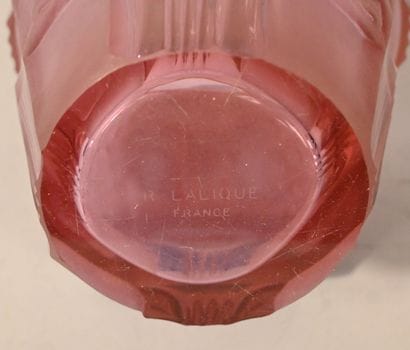 René Lalique – Vase « Ondine » en verre rose
Vase...