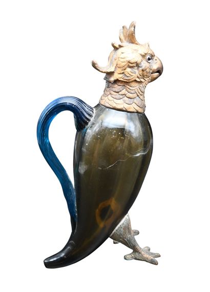 Parrot-shaped zoomorphic decanter - blown...