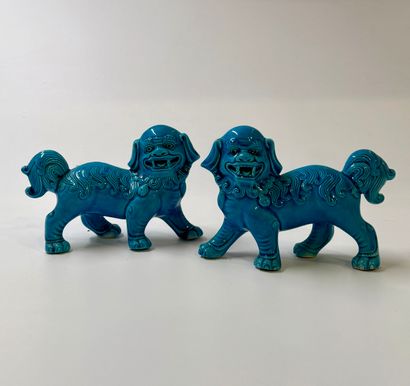 Paire de lions gardiens chinois en céramique...