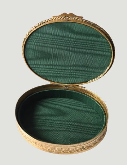 Oval gilt bronze box with Napoleon miniature,...